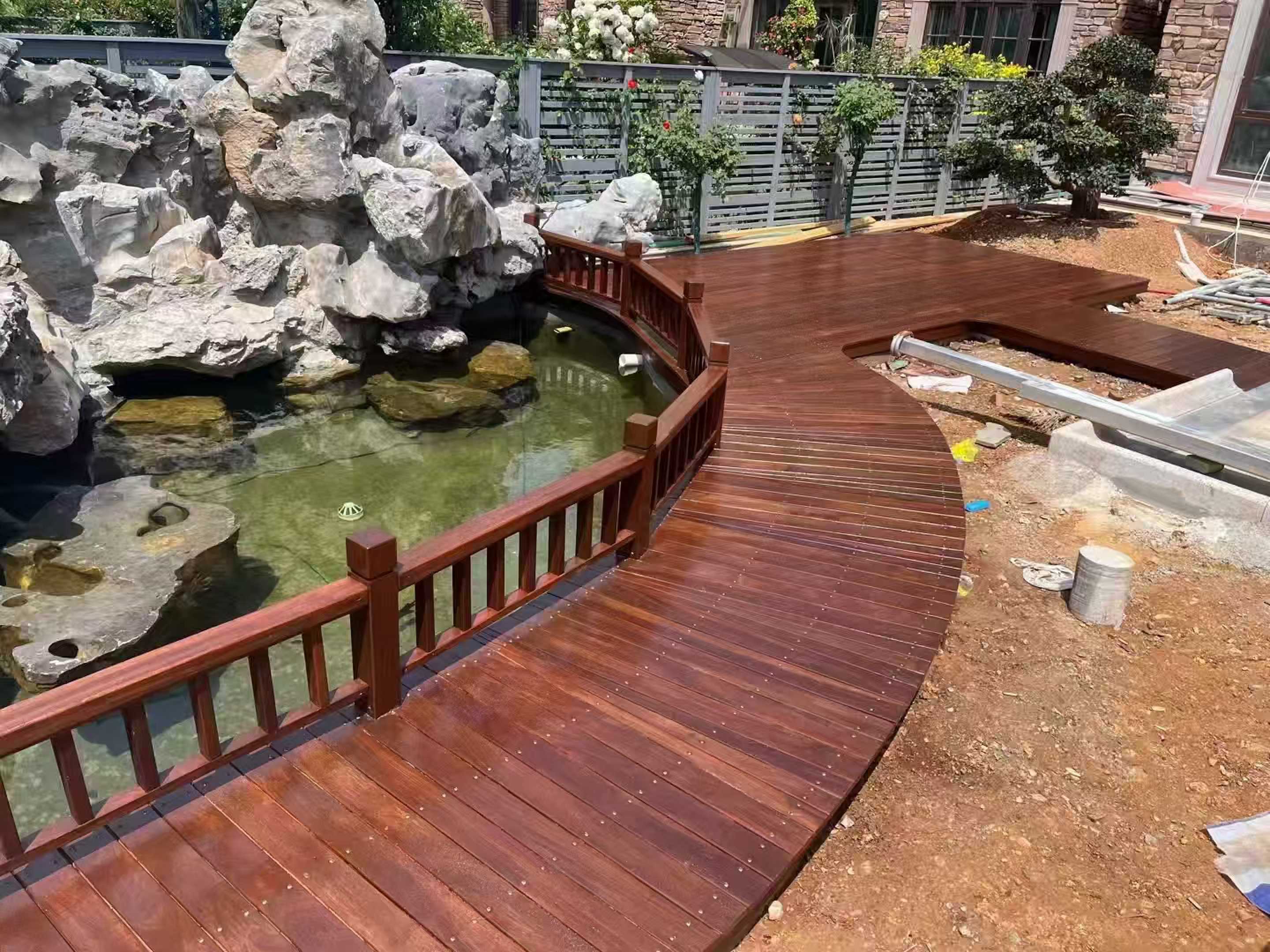  防腐木地板：一铺耐用十年