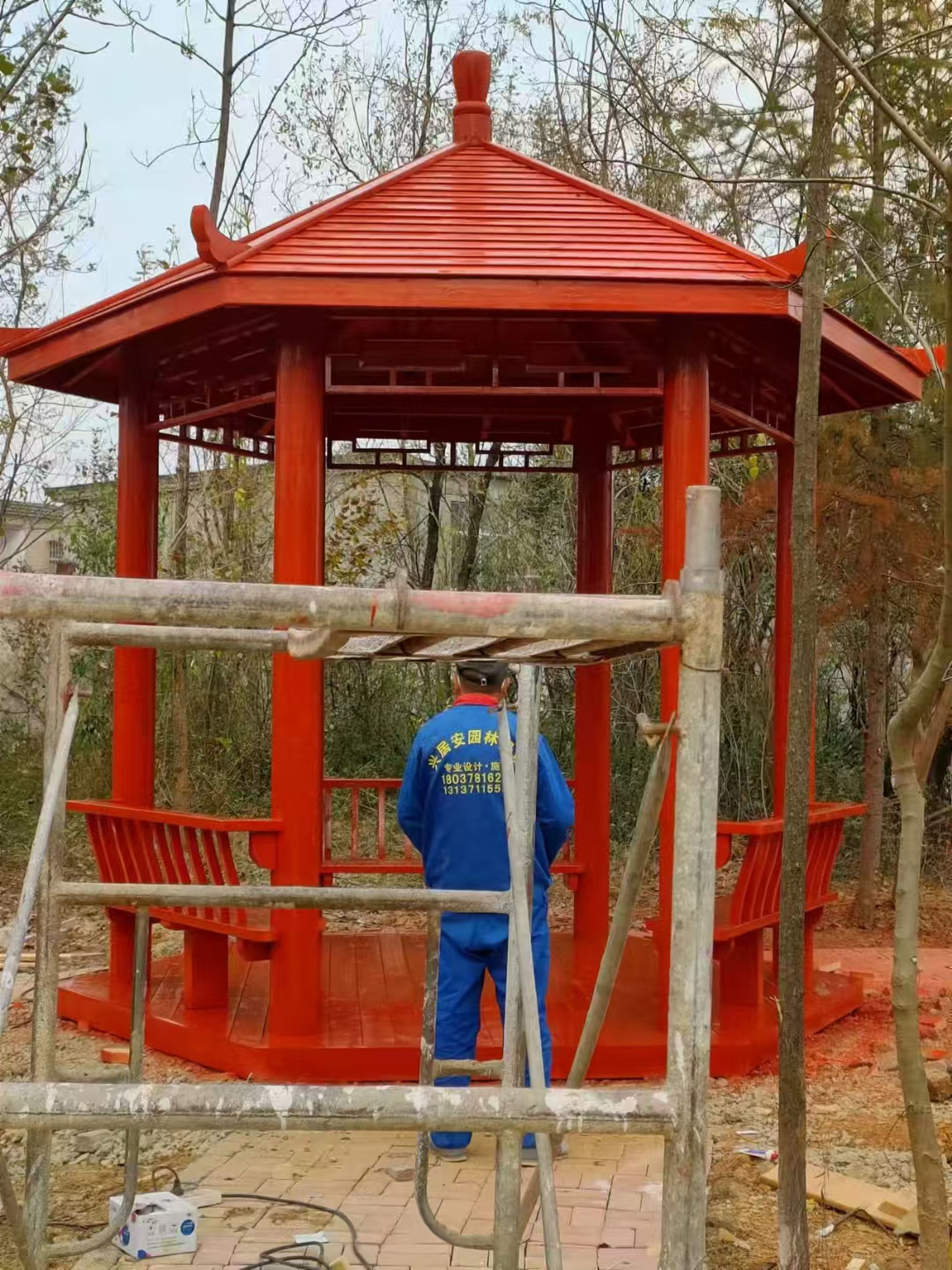  耐候环保多适配，防腐木凉亭成公私户外核心之选