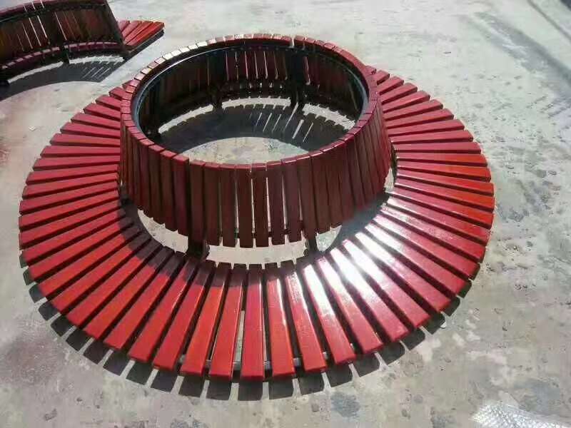 - 颜值与实用并存！防腐木树凳适配各种绿植，不用频繁打理～