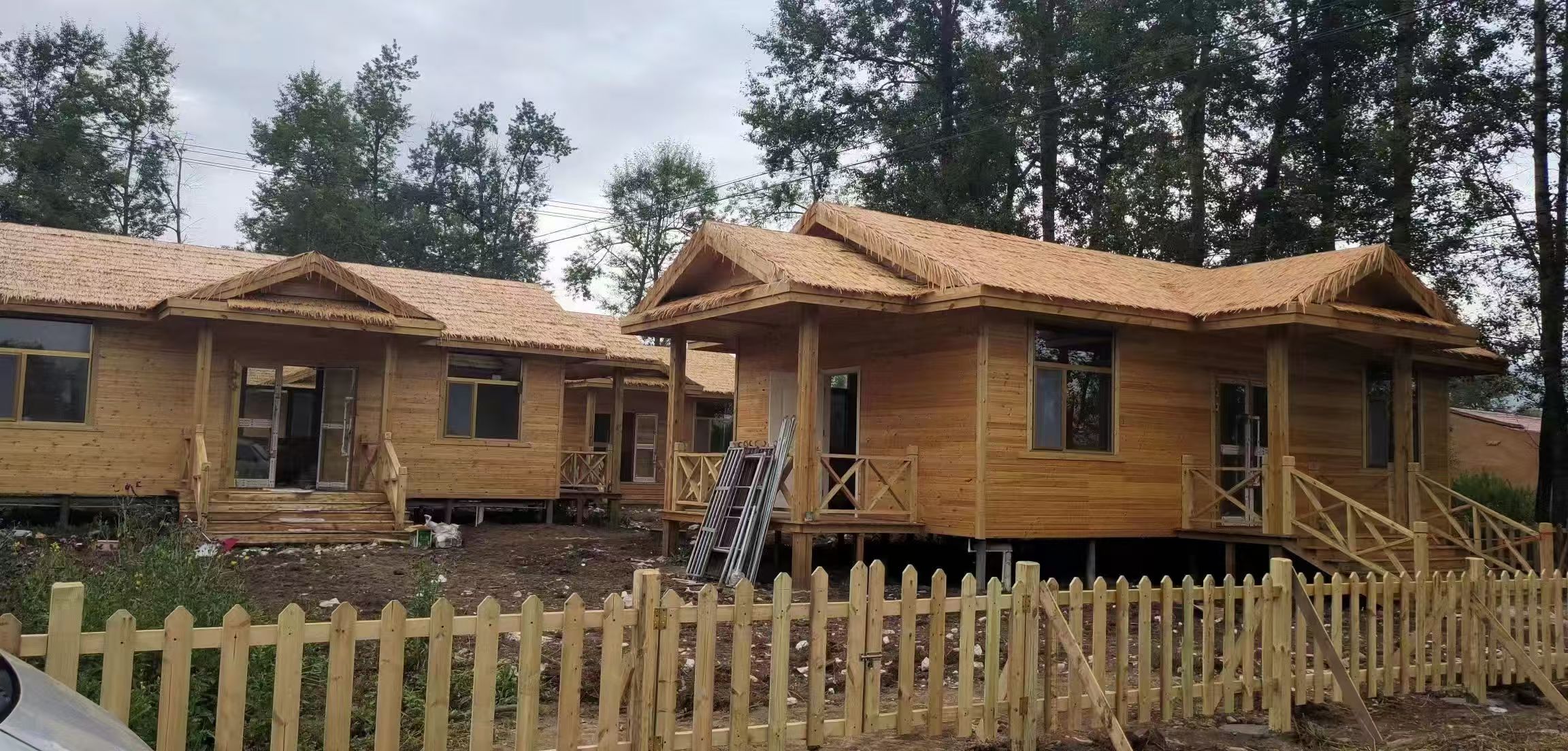 露营不将就，防腐木屋让户外居住更舒适